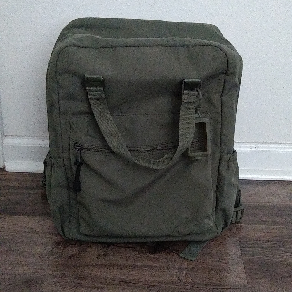 Backpack - Picture 4 of 5